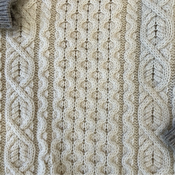 Aran Islands Sweater Medium Cream Cable Knit Colorblock Pullover Crewneck Wool - Picture 2 of 9